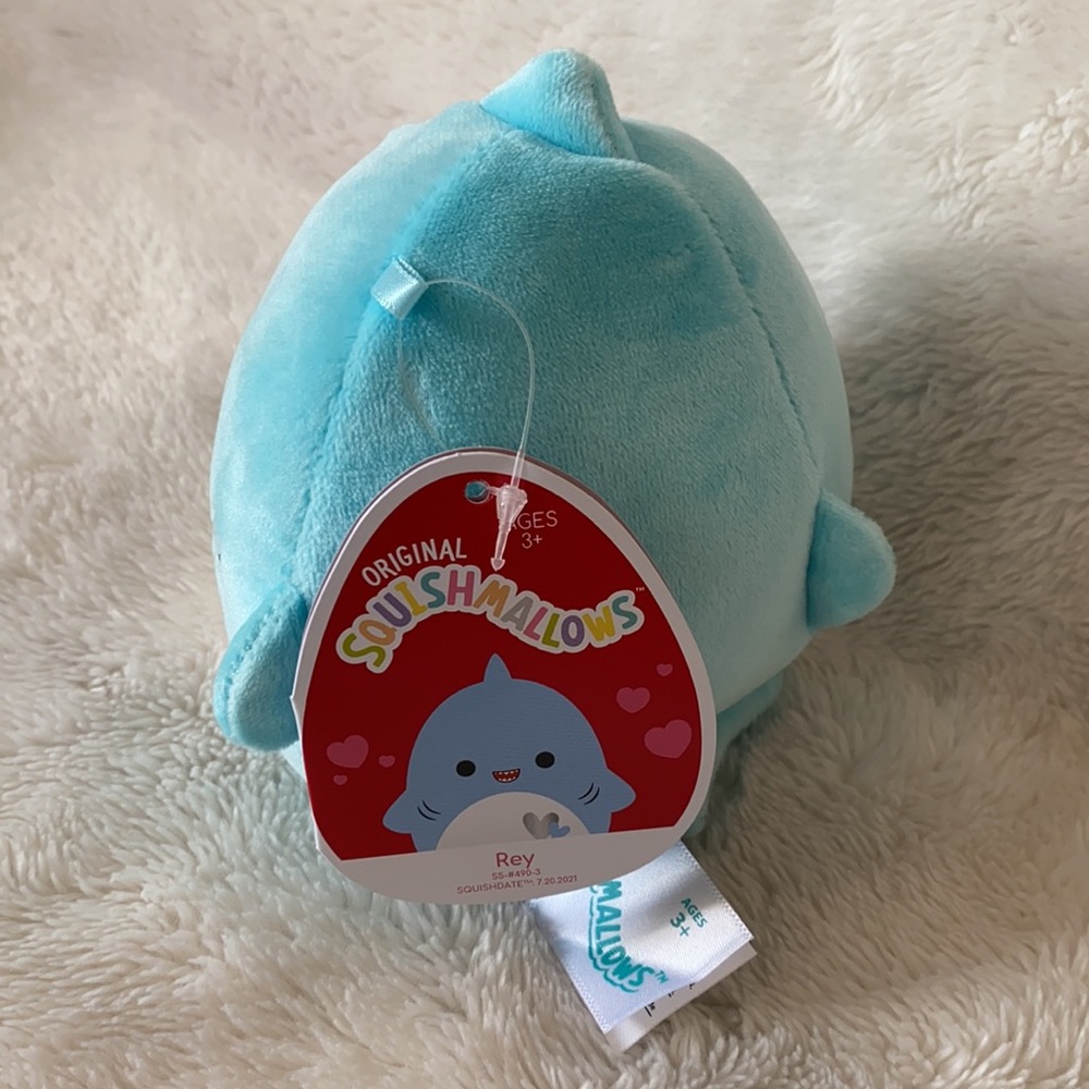 Squishmallow Rey Valentines - Picture 2 of 6